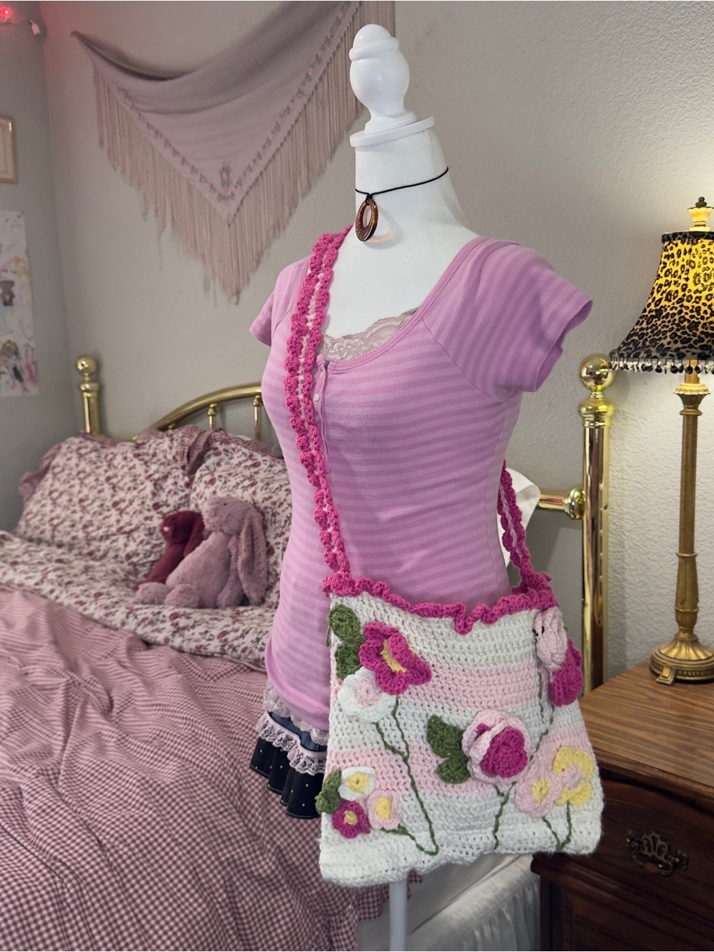 Crocheted Shoulder Bag With Flower Appliqué